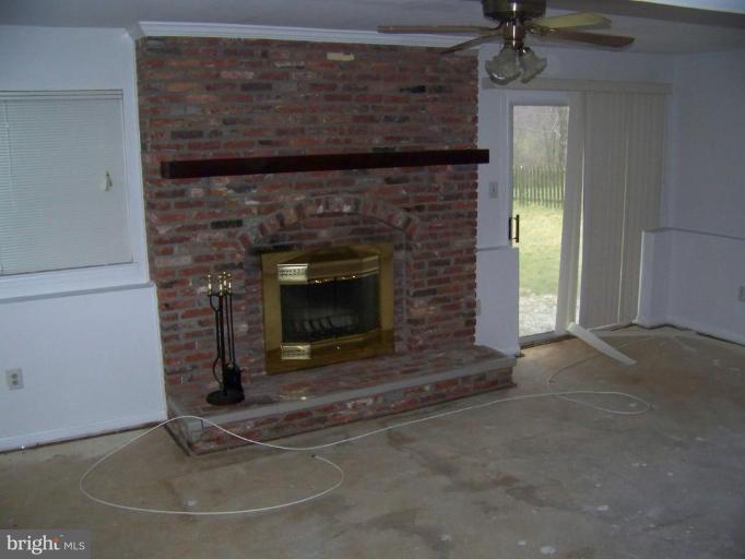 14216 Twig Road Silver Spring, MD 20905 - Photo 11 of 13 Family Room