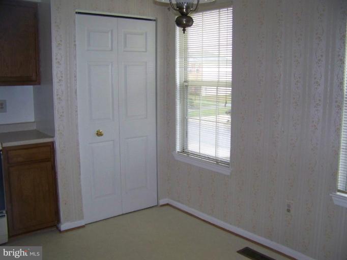 14216 Twig Road Silver Spring, MD 20905 - Photo 6 of 13 Breakfast Area