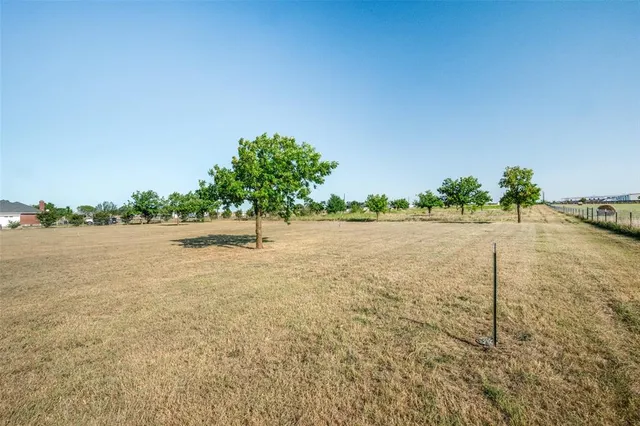 $840,000 | Tr 28-5.0 Acres Tr 28-5.0 Acres Lois Road West, Sanger, TX 76266