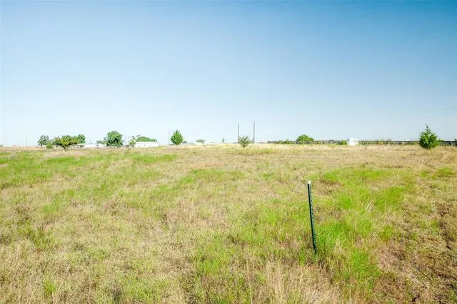 $840,000 | Tr 28-5.0 Acres Tr 28-5.0 Acres Lois Road West, Sanger, TX 76266