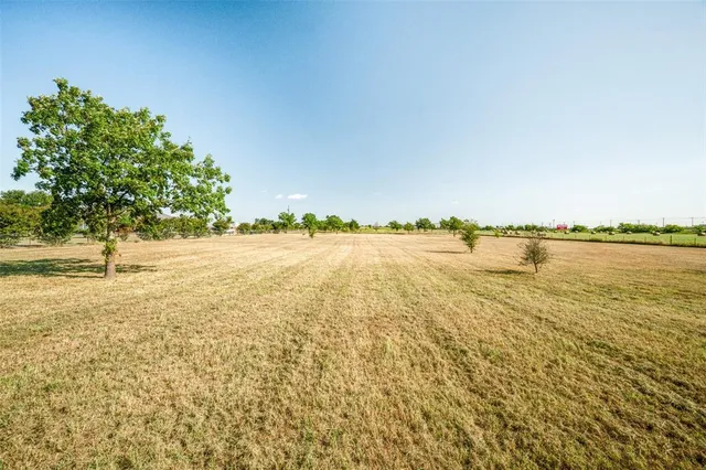$840,000 | Tr 28-5.0 Acres Tr 28-5.0 Acres Lois Road West, Sanger, TX 76266