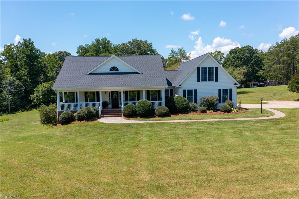 2595 Mountain View Church Road King, NC 27021 - Photo 2 of 40