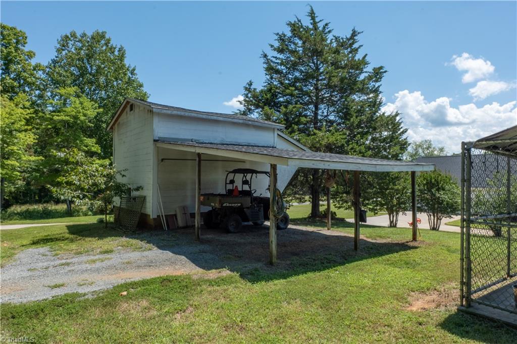 2595 Mountain View Church Road King, NC 27021 - Photo 36 of 40