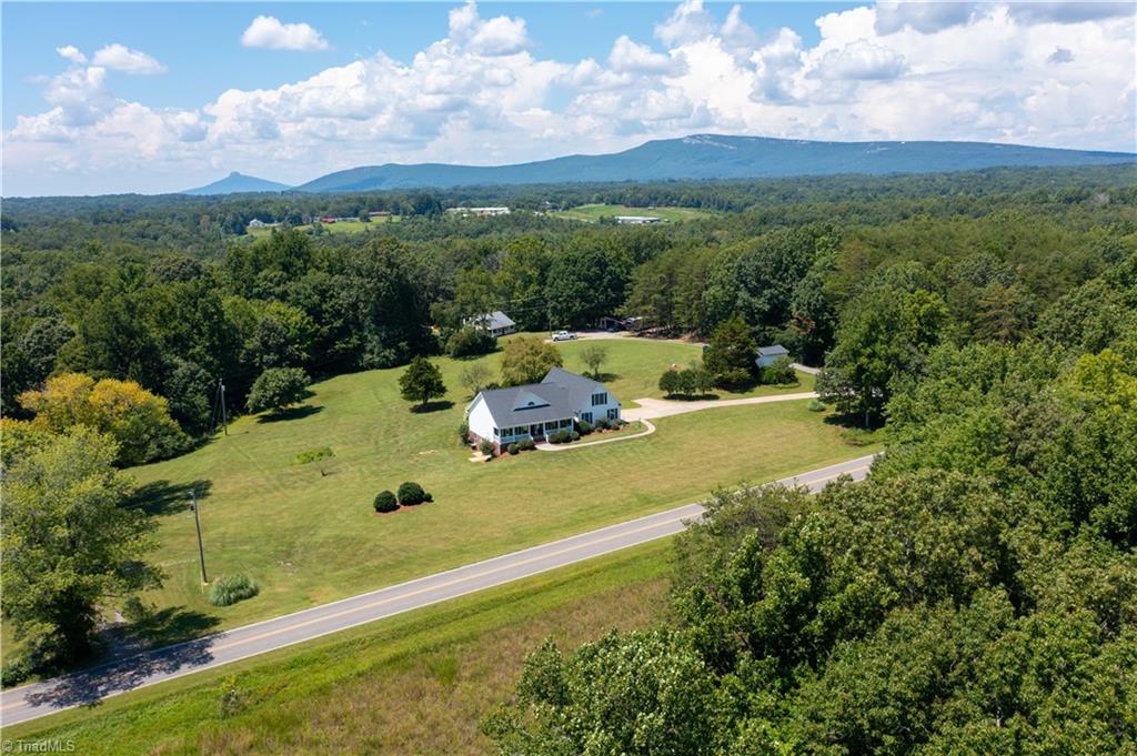 2595 Mountain View Church Road King, NC 27021 - Photo 4 of 40