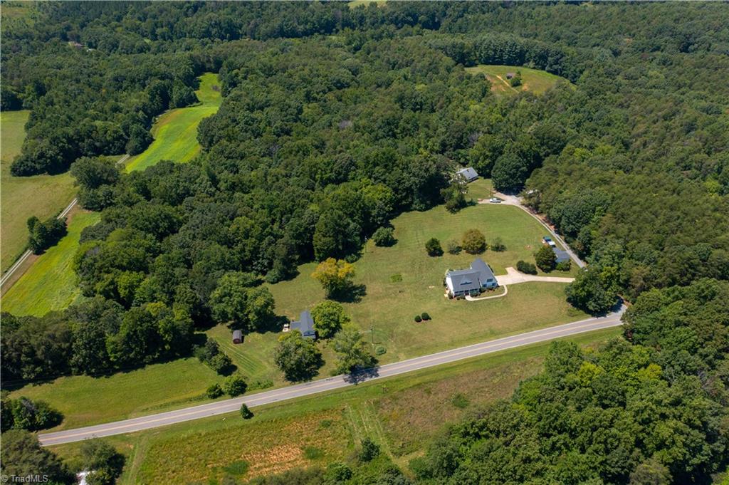 2595 Mountain View Church Road King, NC 27021 - Photo 6 of 40