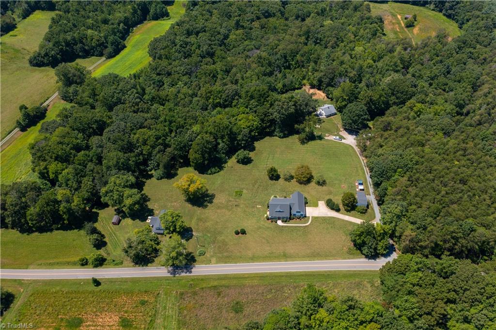 2595 Mountain View Church Road King, NC 27021 - Photo 7 of 40