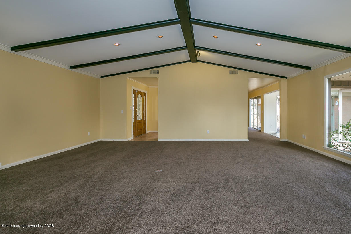6107 Elmhurst Road Amarillo, TX 79106 - Photo 7 of 32 a view of an empty room