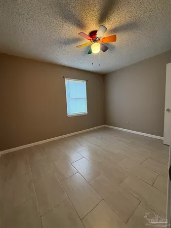 $1,475 | 4204 West Avenida De Golf, Pace, FL 32571