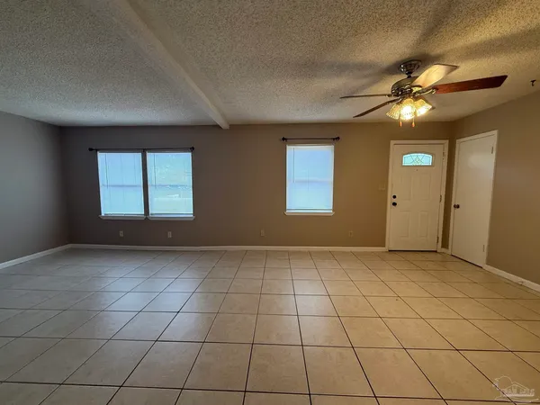 $1,475 | 4204 West Avenida De Golf, Pace, FL 32571