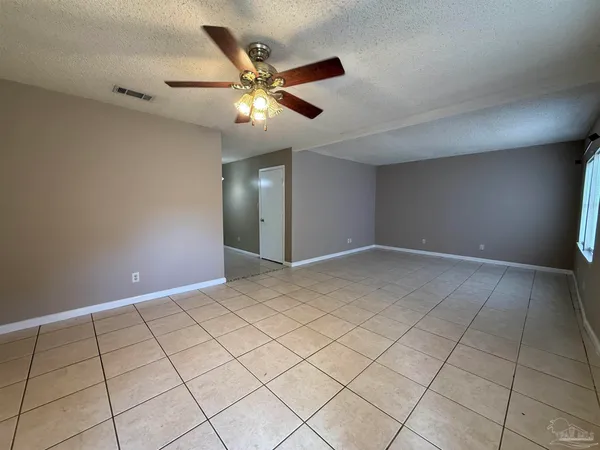 $1,475 | 4204 West Avenida De Golf, Pace, FL 32571
