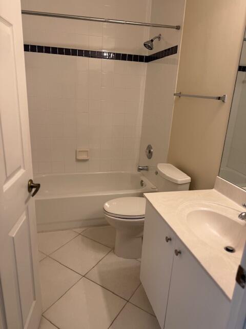 2509 Southeast Springtree Place Stuart, FL 34997 - Photo 16 of 19 Guest Bathroom