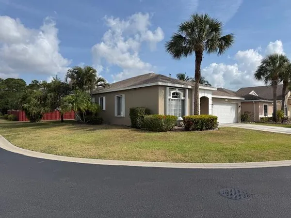 $2,700 | 2509 Southeast Springtree Place, Stuart, FL 34997