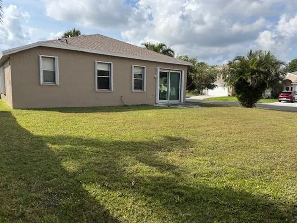 $2,700 | 2509 Southeast Springtree Place, Stuart, FL 34997