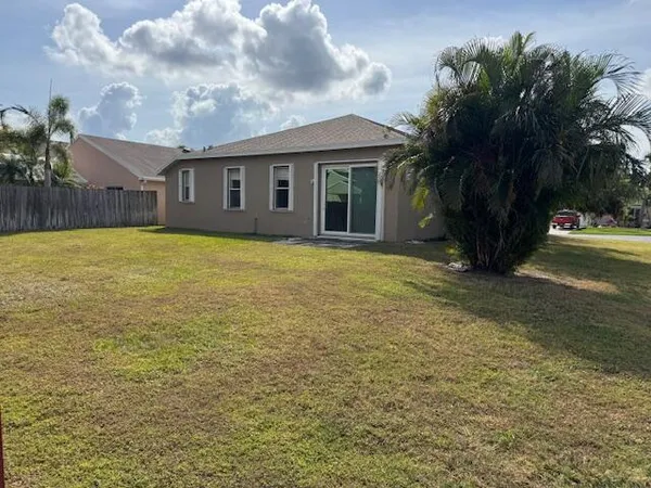 $2,700 | 2509 Southeast Springtree Place, Stuart, FL 34997