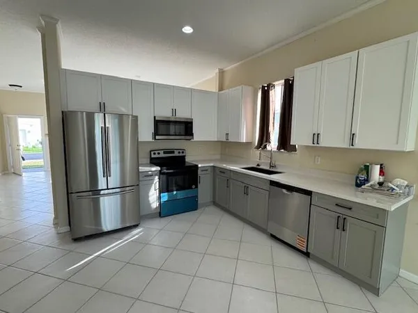 $2,700 | 2509 Southeast Springtree Place, Stuart, FL 34997