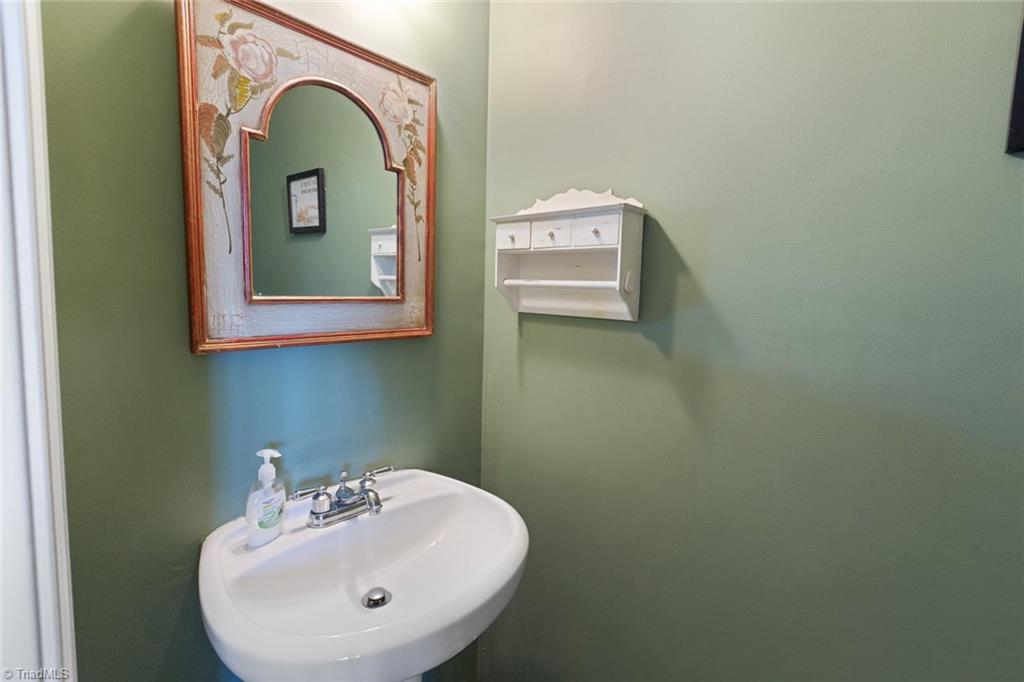 6240 Spurgeon Way High Point, NC 27265 - Photo 14 of 30