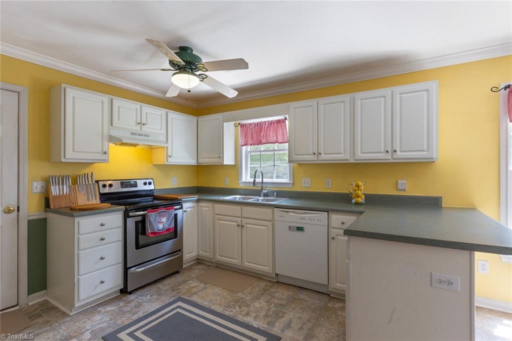 6240 Spurgeon Way High Point, NC 27265 - Photo 10 of 30