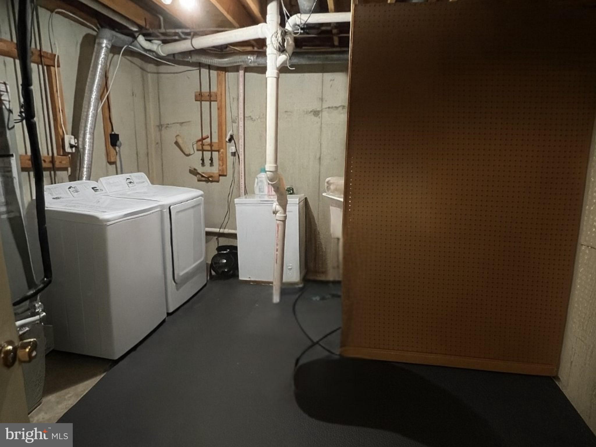 13901 Valleyfield Drive Silver Spring, MD 20906 - Photo 4 of 16 Laundry/Utility