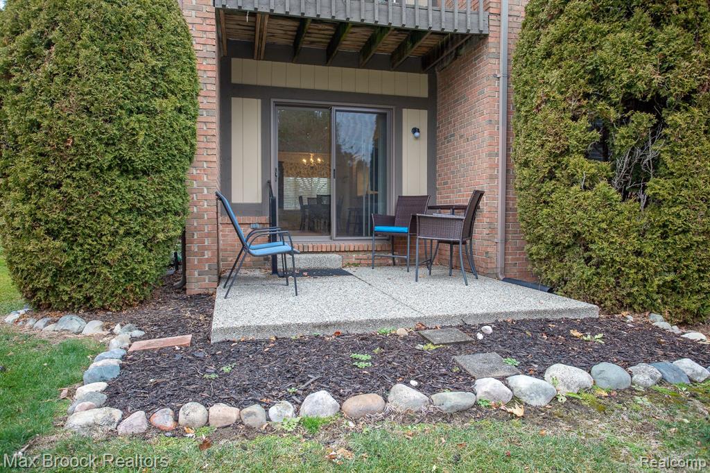 1501 Meadowside Drive Rochester Hills, MI 48307 - Photo 39 of 43
