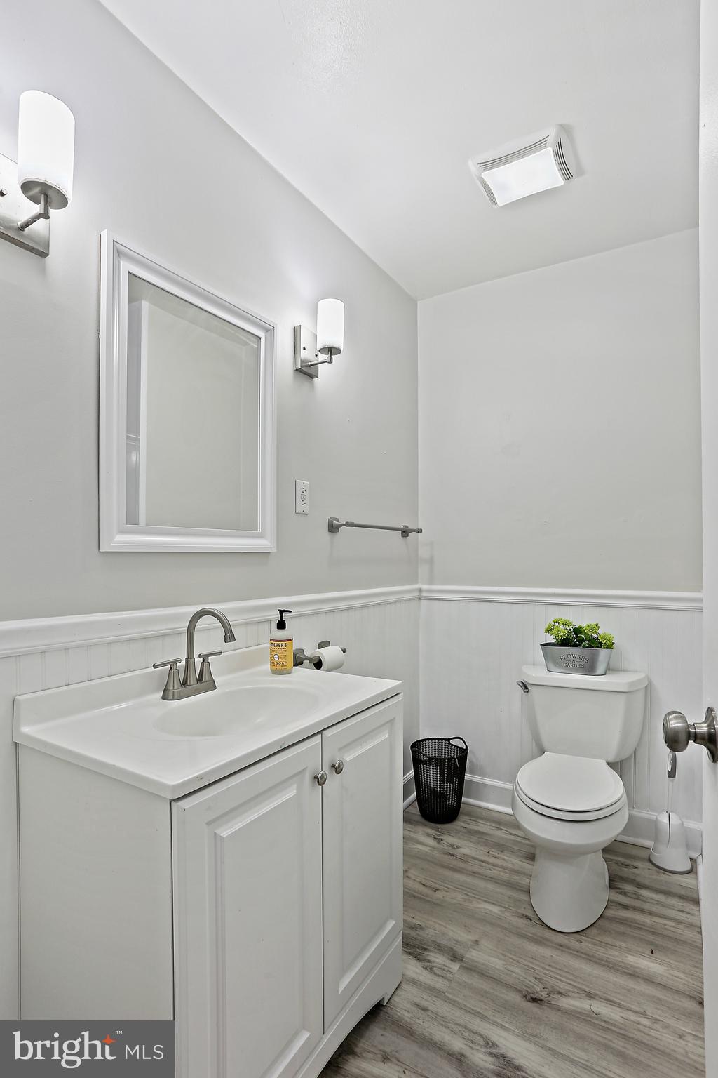 2506 Quebec School Road Middletown, MD 21769 - Photo 3 of 39 Updated Full Bath