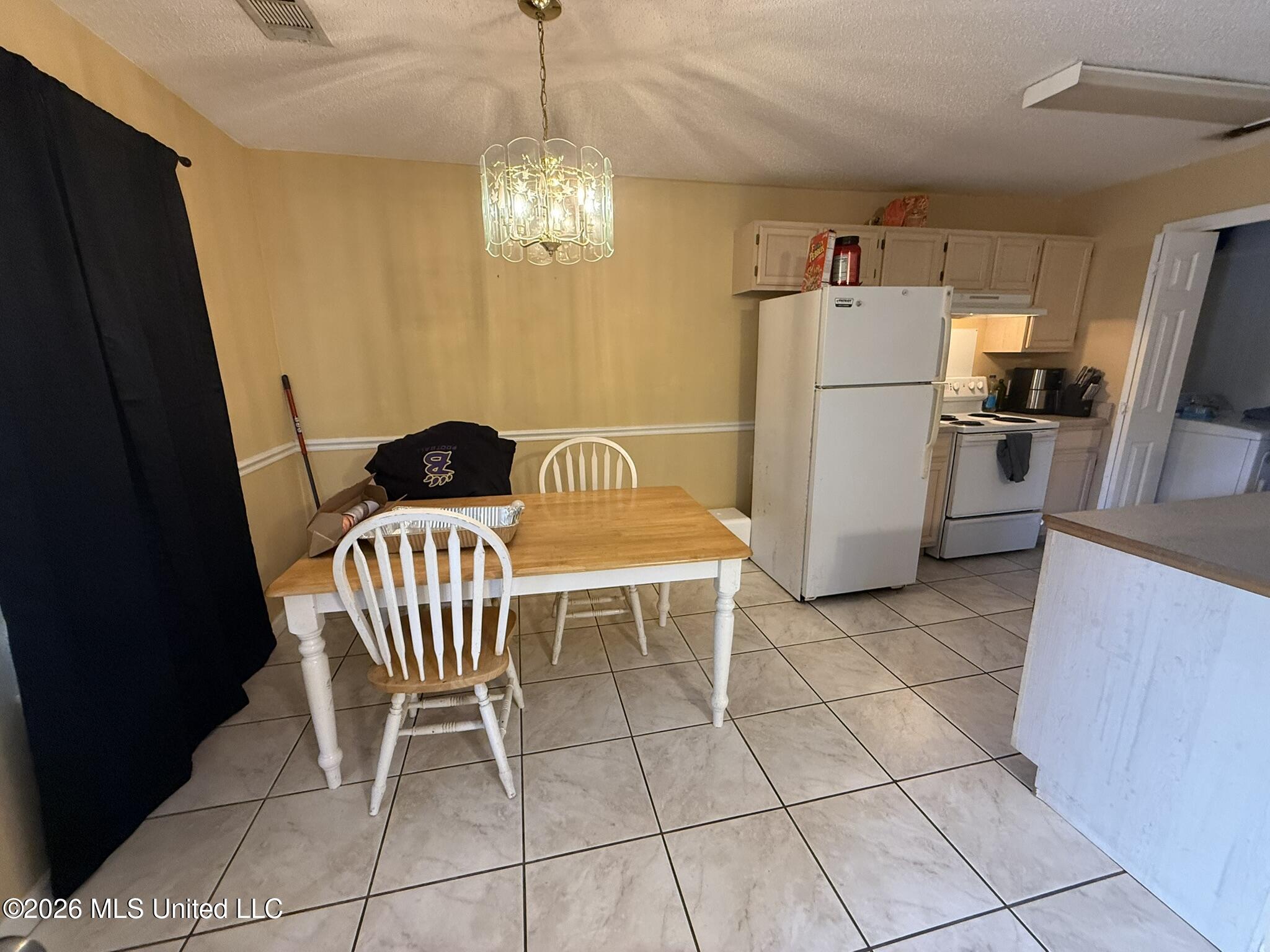 5080 Gautier Vancleave Road, Unit E9 Gautier, MS 39553 - Photo 2 of 7 IMG_9059