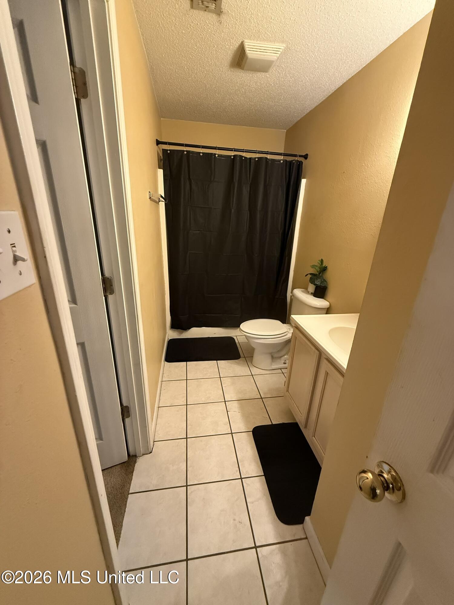 5080 Gautier Vancleave Road, Unit E9 Gautier, MS 39553 - Photo 6 of 7 IMG_9063