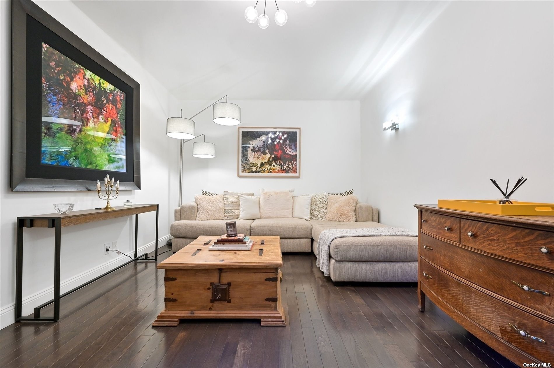 41-41 41st St Unit 2F  