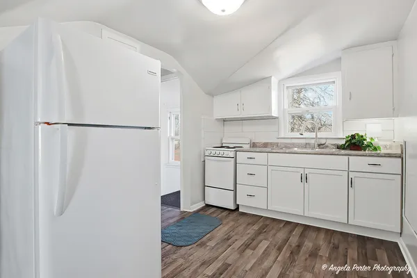 $1,150 | 10219 West Illinois Avenue, Unit 2, Beach Park, IL 60099