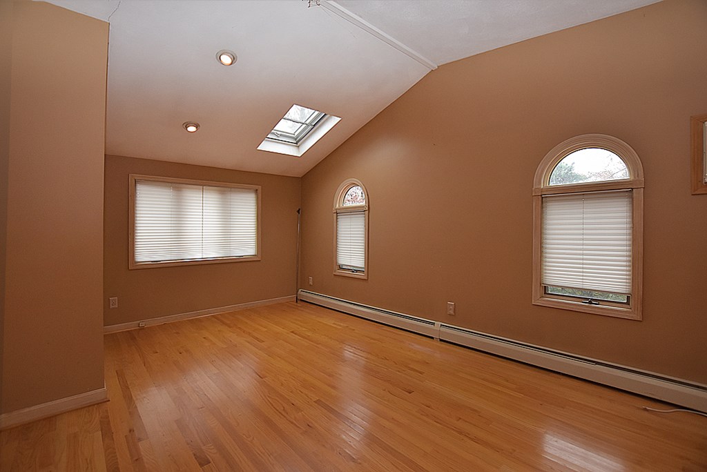 22 Williams Road Smithfield, RI 02917 - Photo 2 of 16