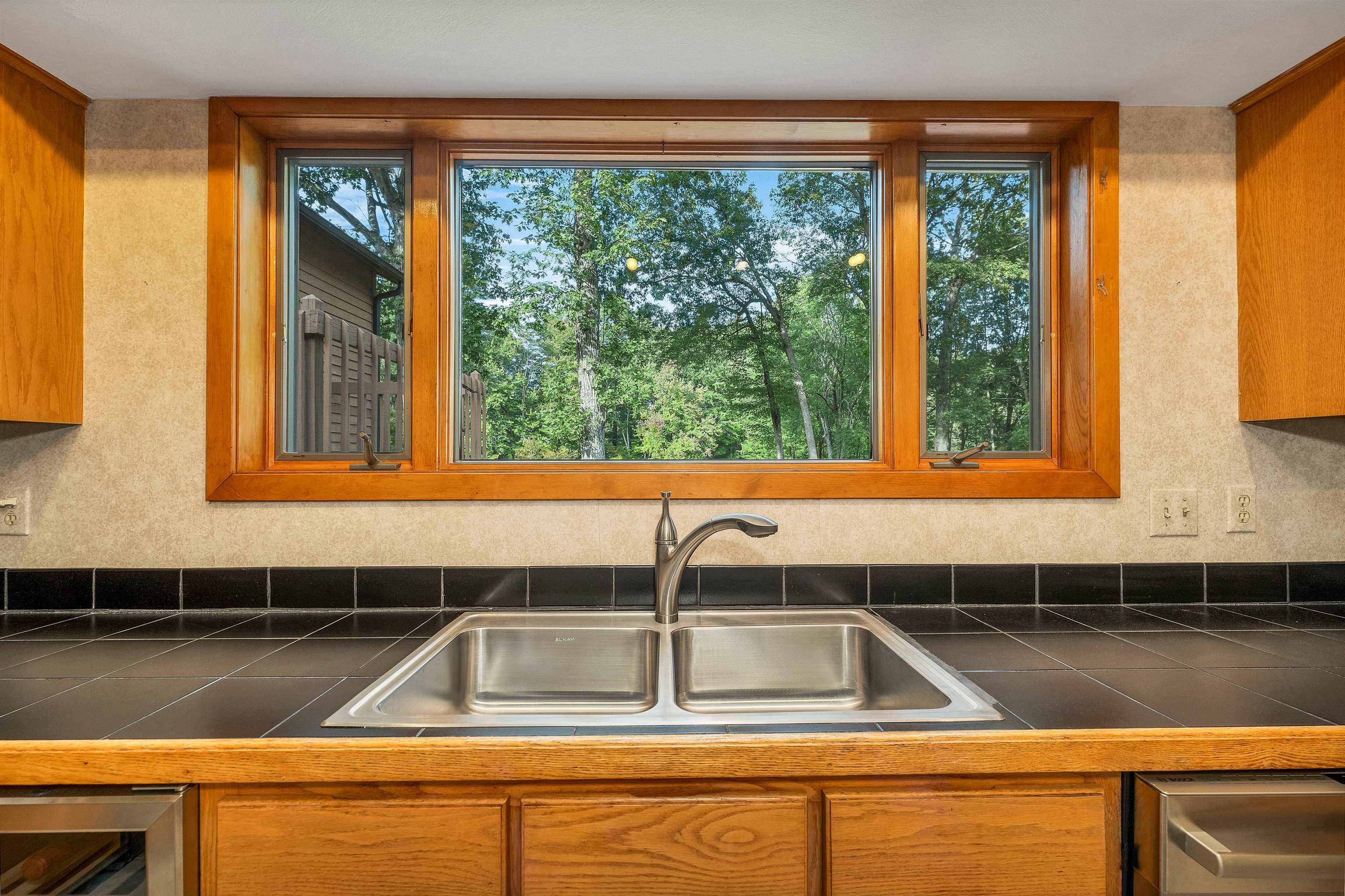 6 Weston Street Derry, NH 03038 - Photo 29 of 60