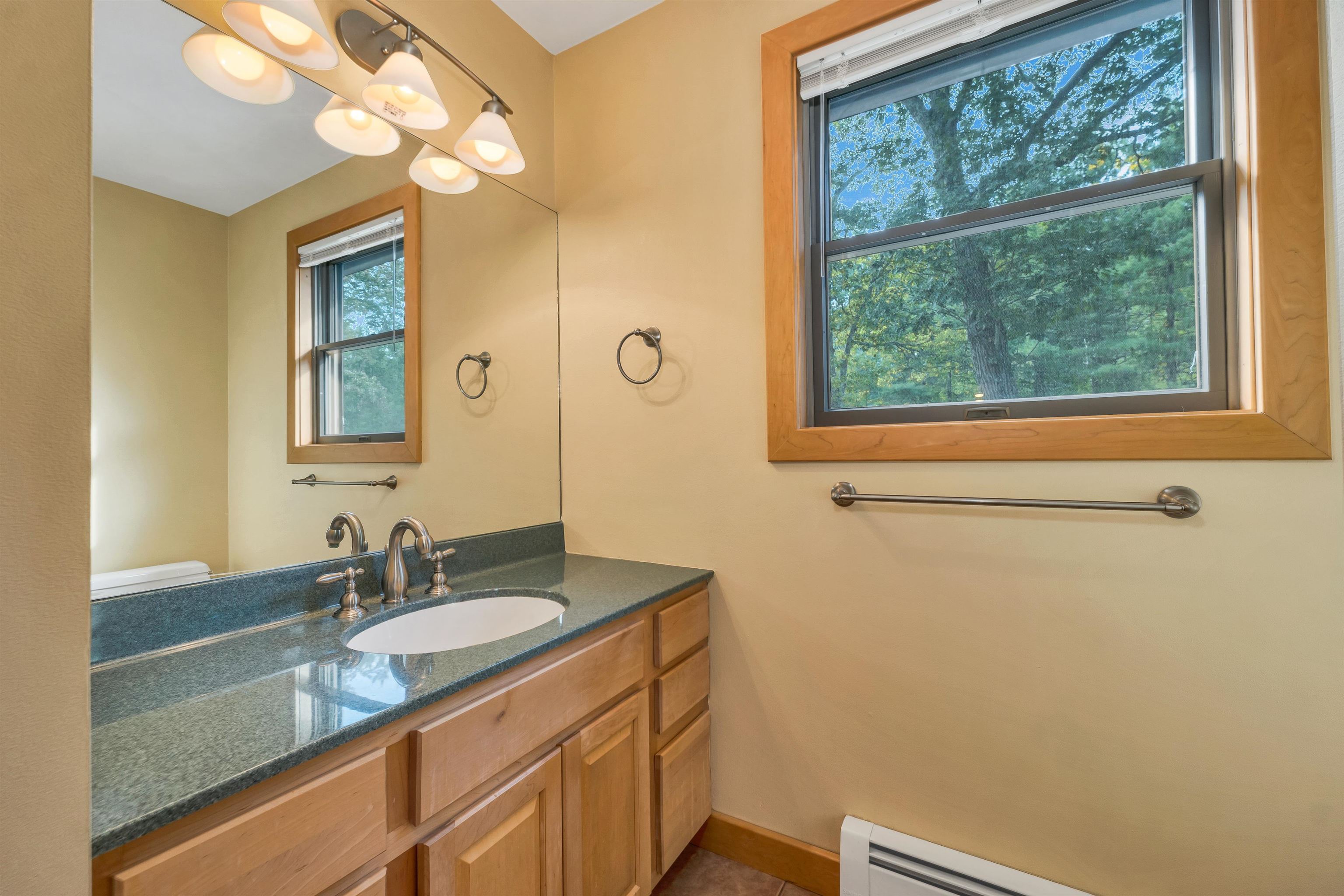 6 Weston Street Derry, NH 03038 - Photo 44 of 60