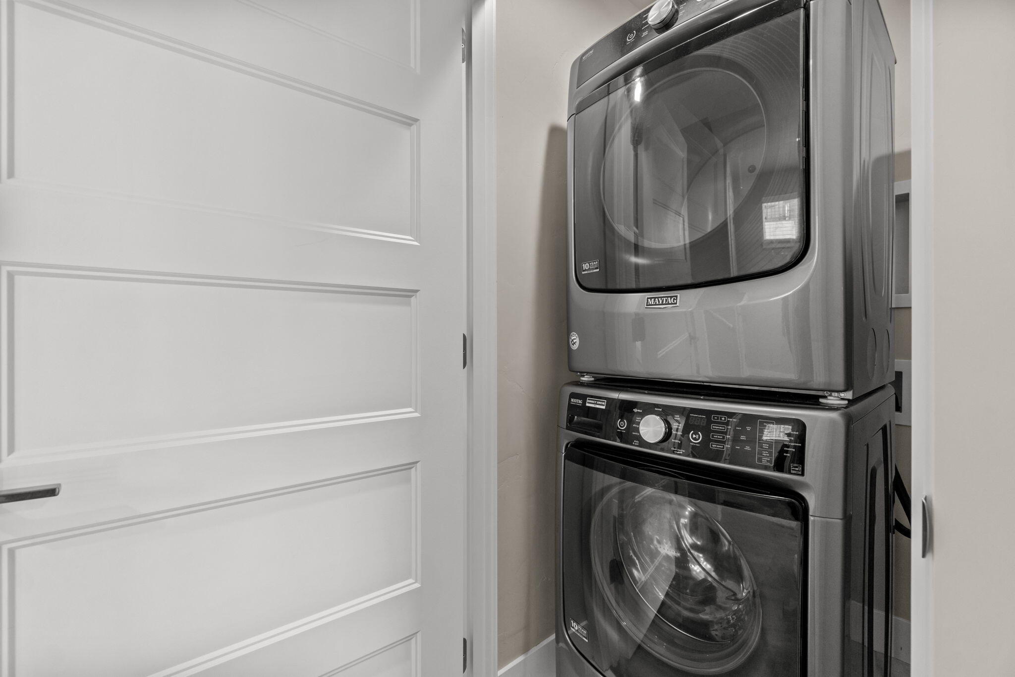 61578 Southwest Blakely Road Bend, OR 97702 - Photo 30 of 31 Laundry Room