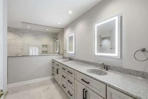 $739,000 | 14300 Open Meadow Court East, Chesterfield, MO 63017