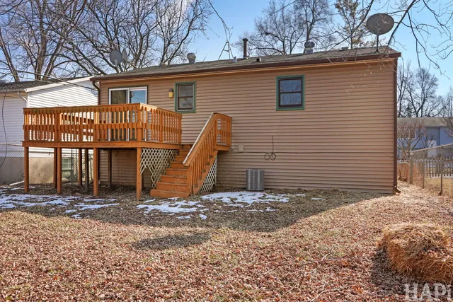 $299,900 | 808 Central Park Drive, Round Lake Beach, IL 60073
