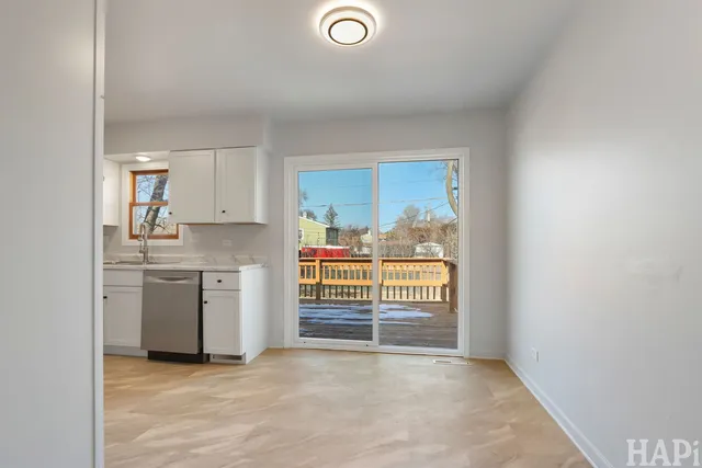 $299,900 | 808 Central Park Drive, Round Lake Beach, IL 60073