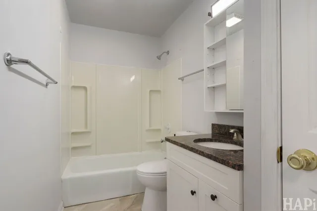 $299,900 | 808 Central Park Drive, Round Lake Beach, IL 60073