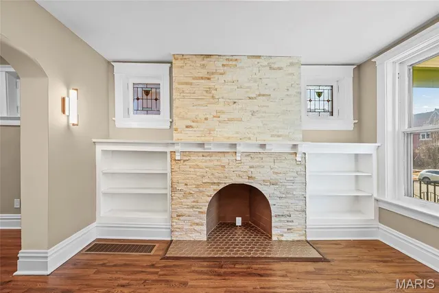 $949,999 | 5849 De Giverville Avenue, St. Louis, MO 63112