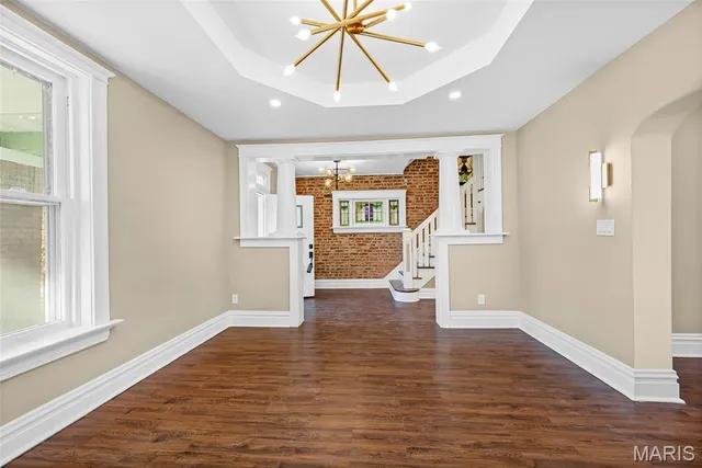 $949,999 | 5849 De Giverville Avenue, St. Louis, MO 63112