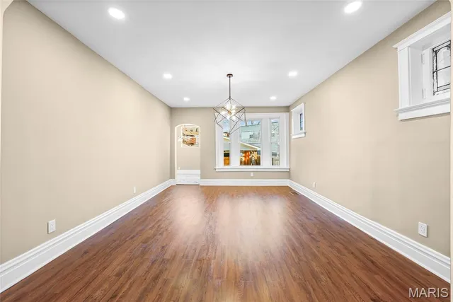 $949,999 | 5849 De Giverville Avenue, St. Louis, MO 63112