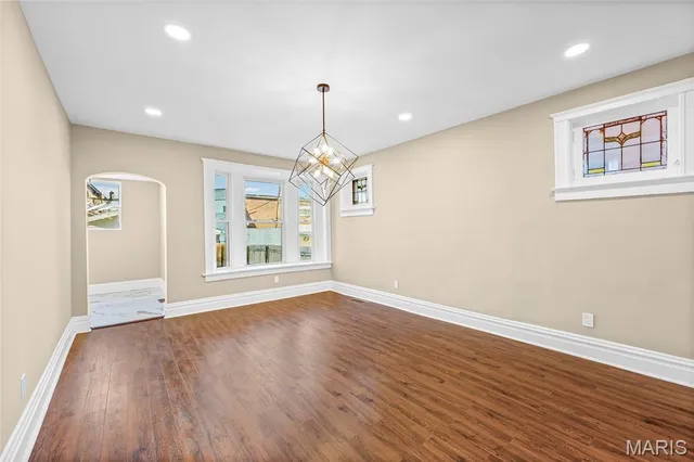 $949,999 | 5849 De Giverville Avenue, St. Louis, MO 63112