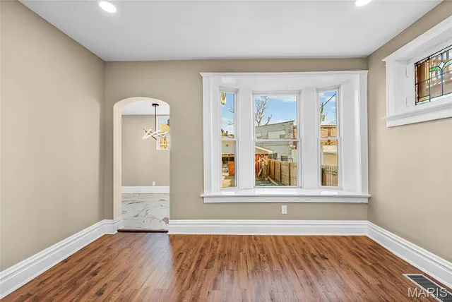 $949,999 | 5849 De Giverville Avenue, St. Louis, MO 63112