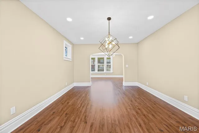 $949,999 | 5849 De Giverville Avenue, St. Louis, MO 63112