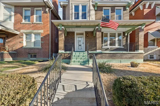 $949,999 | 5849 De Giverville Avenue, St. Louis, MO 63112