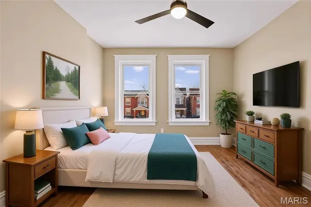 $949,999 | 5849 De Giverville Avenue, St. Louis, MO 63112