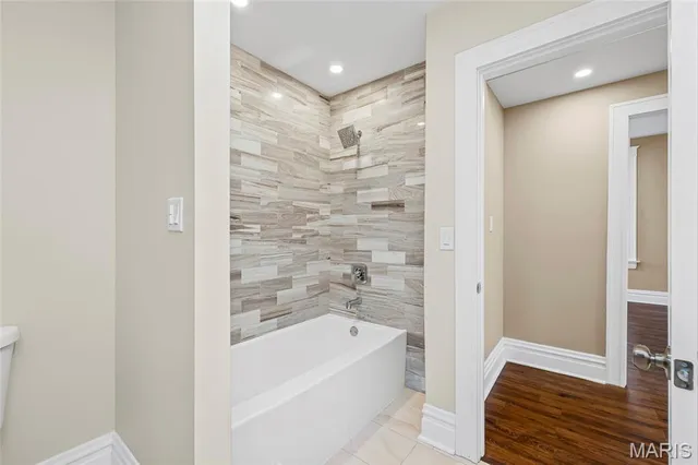 $949,999 | 5849 De Giverville Avenue, St. Louis, MO 63112