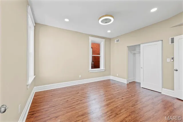 $949,999 | 5849 De Giverville Avenue, St. Louis, MO 63112