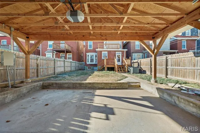 $949,999 | 5849 De Giverville Avenue, St. Louis, MO 63112