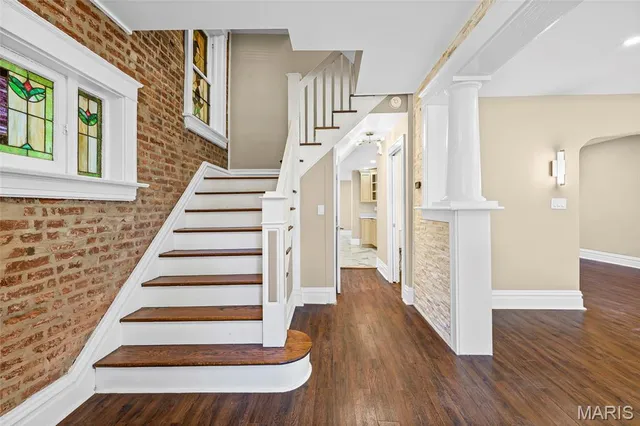 $949,999 | 5849 De Giverville Avenue, St. Louis, MO 63112