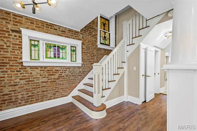 $949,999 | 5849 De Giverville Avenue, St. Louis, MO 63112