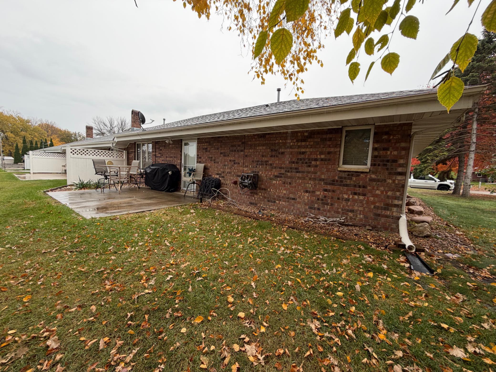 1932 Wilby Road Albert Lea, MN 56007 - Photo 2 of 12